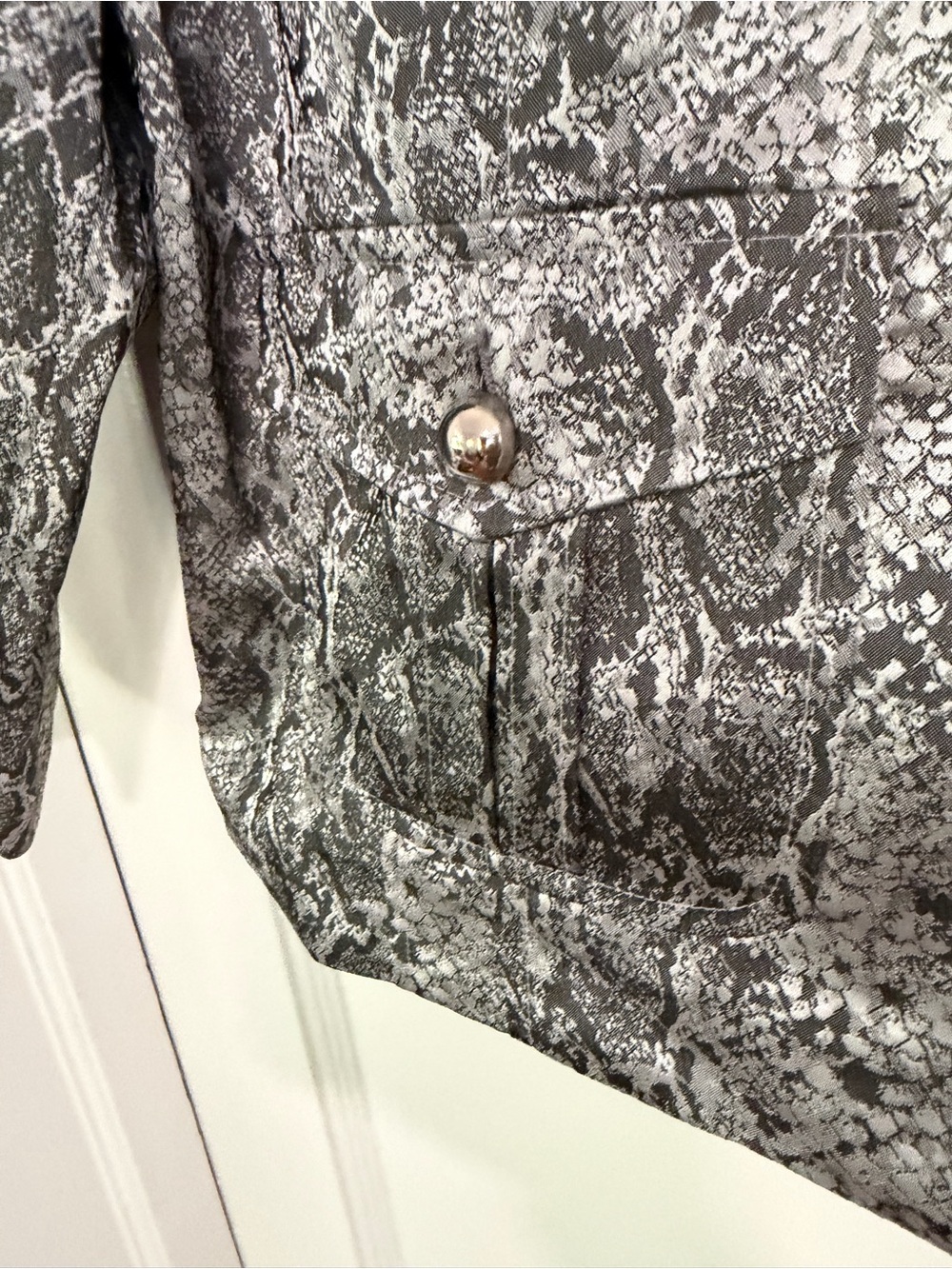 Joan Rivers QVC Vintage Y2K Silver and Black Shimmery Snakeskin Blazer XL - Picture 4 of 10
